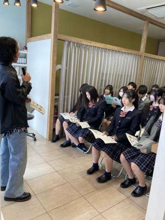 サロン見学で進路学習
