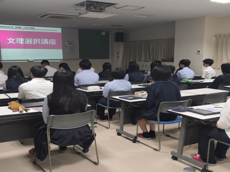 進路講話(文理選択講座)を実施しました!!