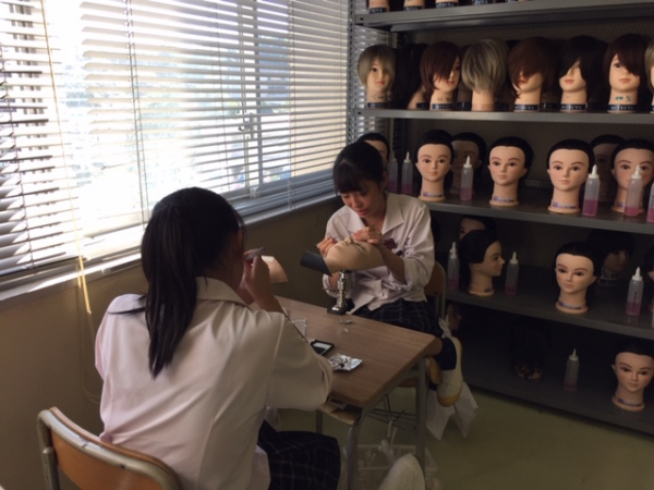 2年生(2期生)マツエク実習＆早鞆祭作品制作