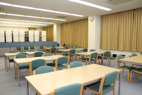 総合学習館1階図書室